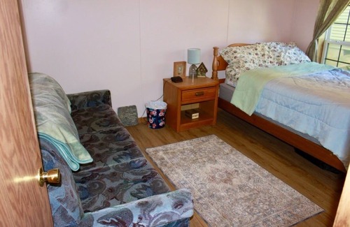 Honor Cabina | Platte Cottage - Private & Quiet for Fishing close to Dunes & Beaches