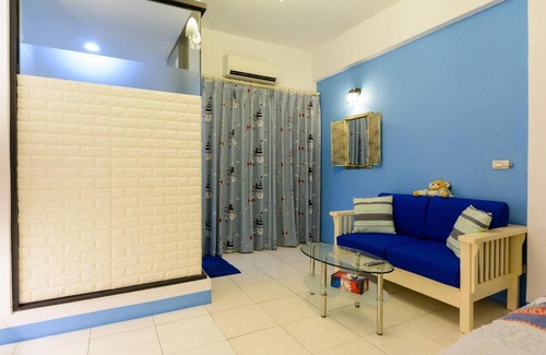 East District Casa | Play House