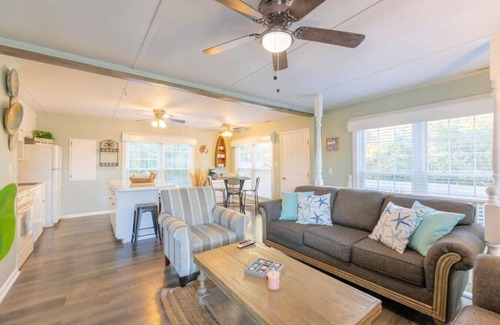 Emerald Isle Apartamento | Play & Relax~Group and Family Fun! Dog Friendly.
