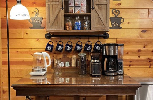 Champion Cabaña | Play & Stay near State Parks & Seven Springs