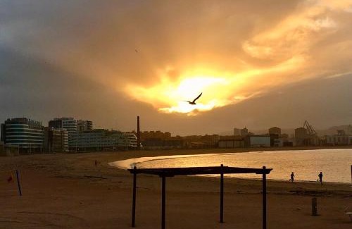 Distrito Oeste Apartamento | Playa B - PRIMERA LINEA DE PLAYA - WIFI GRATIS