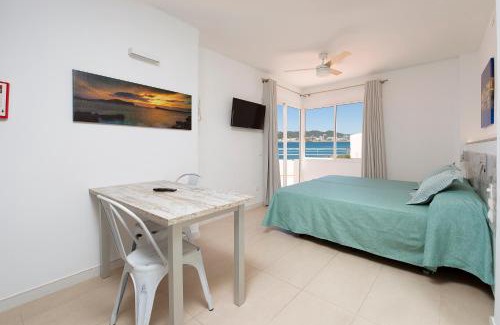 Bahía de San Antonio Apartamento | Playa Bella Apartments