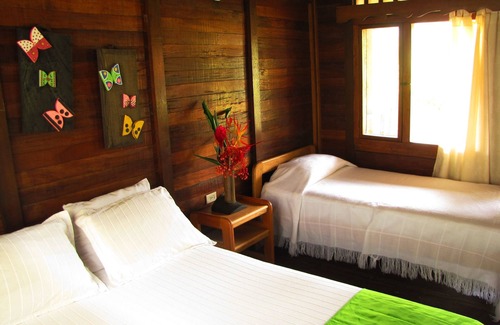 Bahia Solano Cabina | Playa de Oro Lodge
