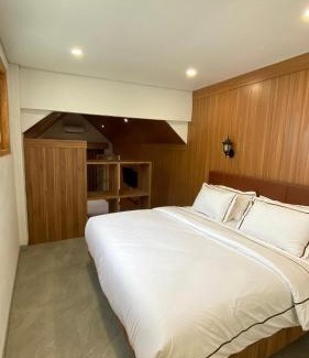 Banjarasri Casa | Playa La Barka Resort by Raminten