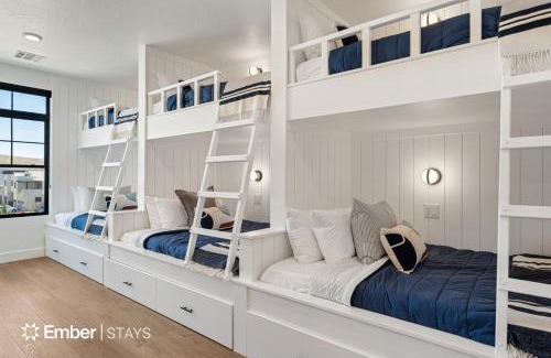 St. George Casa | Playa Lucaya at Desert Color (by Ember Stays)