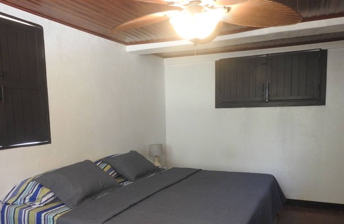 Parrita Casa | Tropical oceanfront three bedroom newly remodeled home.