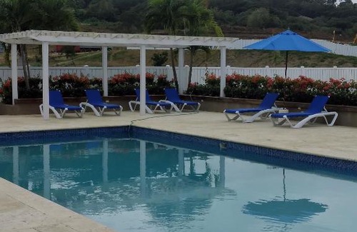 Lucea Cama Y Desayuno | Playa Paraiso JAMAICA Bed & Breakfast