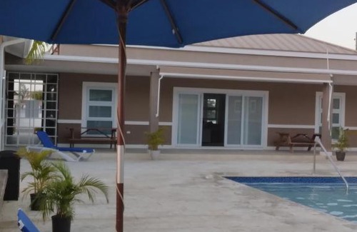 Lucea Cama Y Desayuno | Playa Paraiso JAMAICA Bed & Breakfast