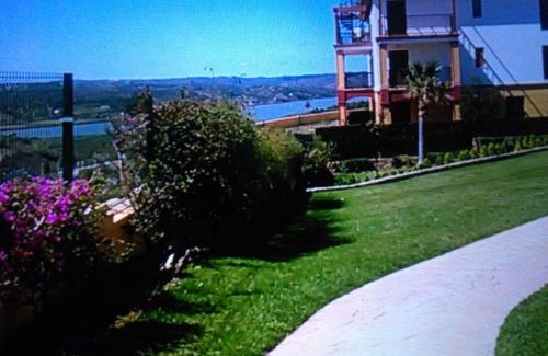 Costa Esuri Apartamento | Playa y montaña
