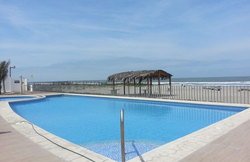 El Arenal Villa | Playas Ecuador - ¡Disfruta en hermosa casa al pie del mar!