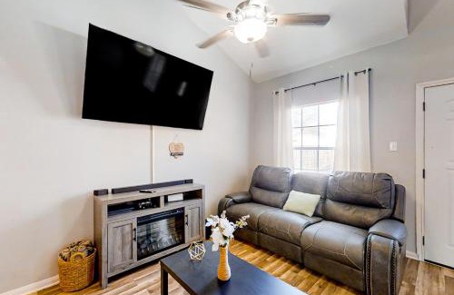 Northside Casa | Playful City Perch