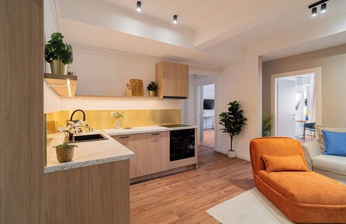 Bucharest City-Centre Apartamento | Modern & Spacious 2BR Steps to Cismigiu Gardens