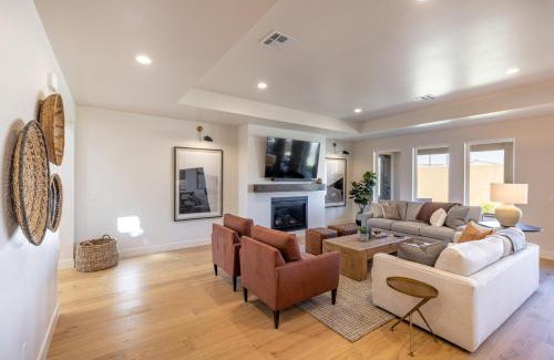 St. George Casa | Playin On The Ledge