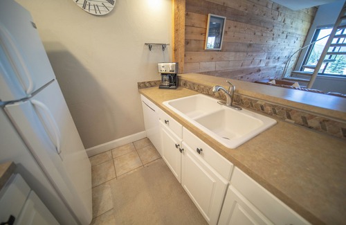 Lakeside Village Condominio | Plaza 1408