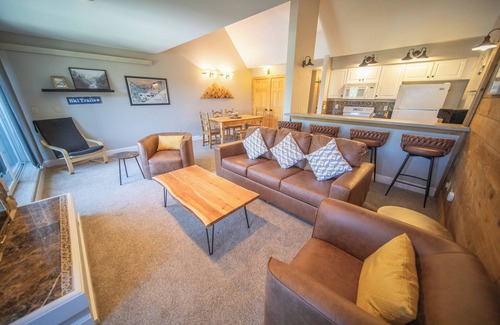 Lakeside Village Condominio | Plaza 1408