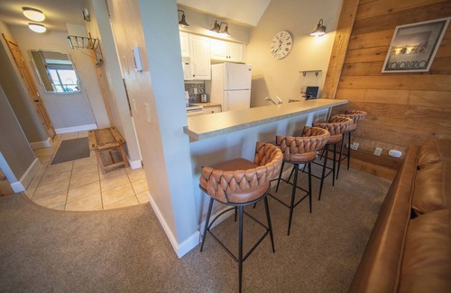 Lakeside Village Condominio | Plaza 1408