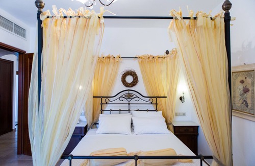 Plaka Hotel | Plaza Beach Hotel