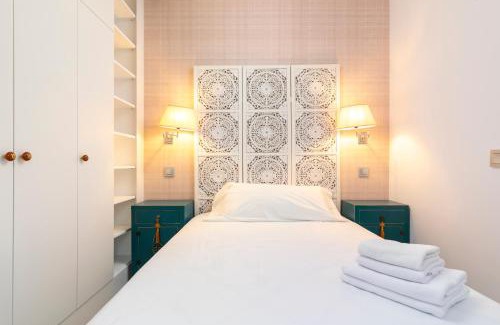 Almenara Apartamento | PLAZA DE CASTILLA Apartments