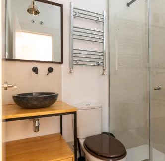 Almenara Apartamento | PLAZA DE CASTILLA Apartments