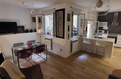 Moncloa - Arguelles Apartamento | Plaza de España y Gran Vía - Apartamento con patio - Hasta 4 personas