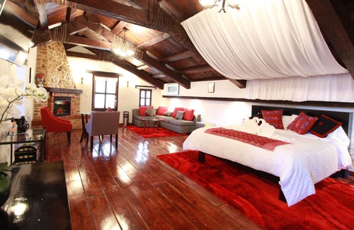 Barrio de La Merced Hotel | Plaza San Cristóbal Inn
