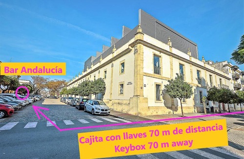 El Puerto de Santa María Apartamento | Plaza Polvorista 4-Bedroom Apartment w Balcony
