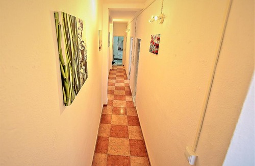 El Puerto de Santa María Apartamento | Plaza Polvorista 4-Bedroom Apartment w Balcony