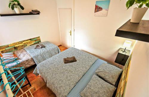 El Puerto de Santa María Apartamento | Plaza Polvorista 4-Bedroom Apartment w Balcony