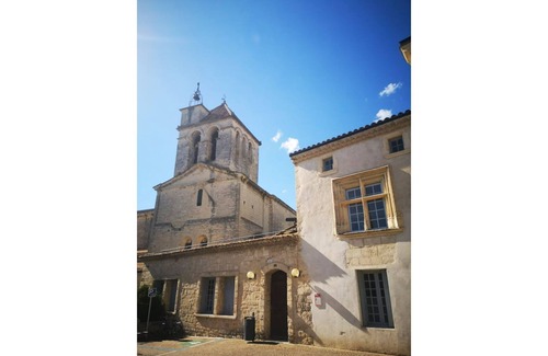 Saint-Paul-Trois-Chateaux Villa | Pleasant quiet villa, exceptional view, 10 min walk from the village center.
