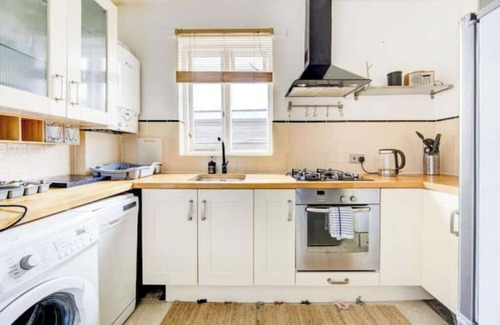 Sands End Apartamento | Pleasant 2-bedroom apartment in London