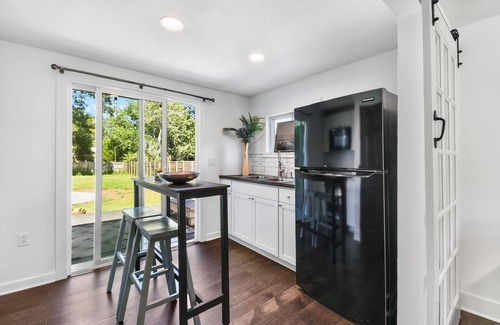 St. Augustine Cabaña | Pleasant 2-bedroom cottage, Amazing back yard, Pet Friendly in St. Augustine