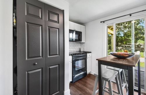 St. Augustine Cabaña | Pleasant 2-bedroom cottage, Amazing back yard, Pet Friendly in St. Augustine