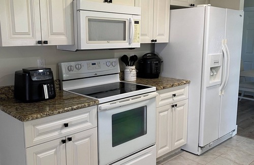Trafalgar Casa | Pleasant 3-bedroom house with AC in Cape Coral