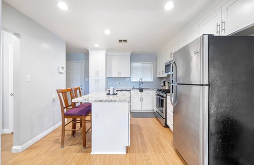 Parkway-South Sacramento Casa | Pleasant 3-bedroom house in central South Sacramento Location