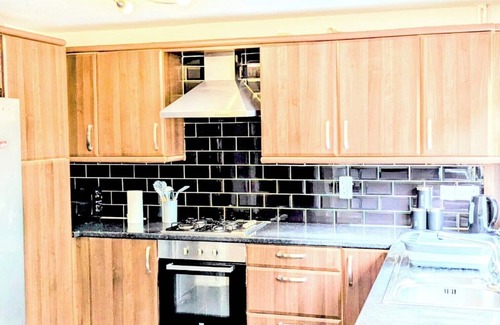 Thamesmead East Casa | Pleasant 4-bedroom house with WiFi in Erith