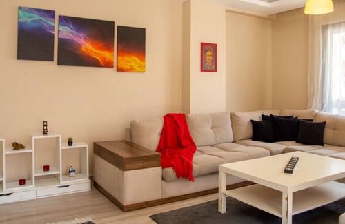 Karabaglar Apartamento | Pleasant and Central Flat with Balcony in Izmir