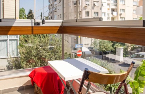 Karabaglar Apartamento | Pleasant and Central Flat with Balcony in Izmir