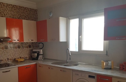 Tazerka Casa | Agradable apartamento en una propiedad con jardín y conserje.