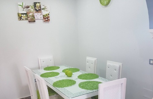 Tazerka Casa | Agradable apartamento en una propiedad con jardín y conserje.