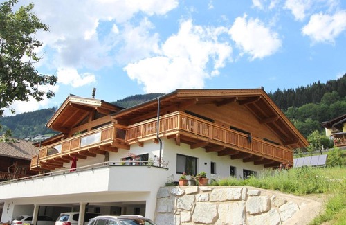 Piesendorf Apartamento | Pleasant Apartment in Piesendorf with Balcony
