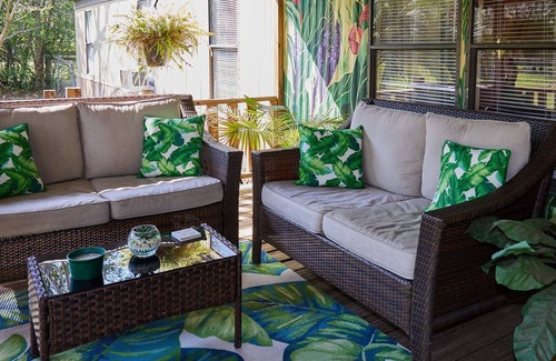 Homosassa Casa | Pleasant Days Bb Scallop Room