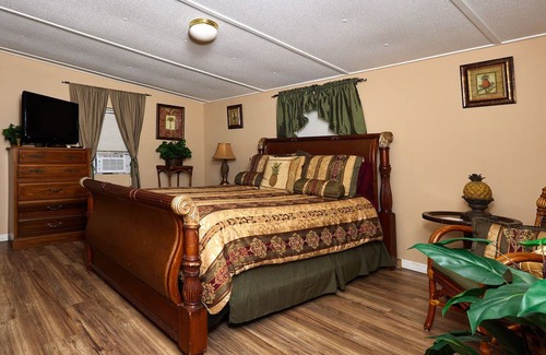 Homosassa Casa | Pleasant Days Bb Scallop Room