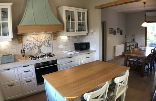 Sabran Otro | Pleasant, fully air-conditioned farmhouse for 8/9 people