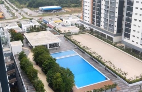 Kota Warisan Apartamento | Pleasant Homestay 3 Bedroom stay near KLIA airport with pool and gym