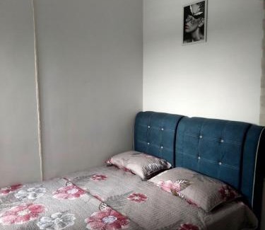 Kota Warisan Apartamento | Pleasant Homestay 3 Bedroom stay near KLIA airport with pool and gym