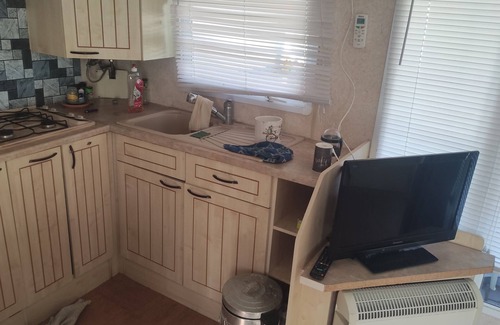 Marseillan Chalet De Esquí | Pleasant mobile home in a campsite
