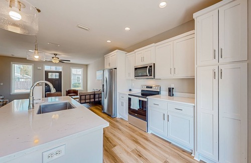 Callaway Casa | Pleasant neighborhood home with open layout, full kitchen, balcony, & central AC