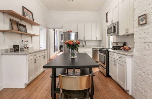 Faubourg Delachaise Casa | Pleasant Palace