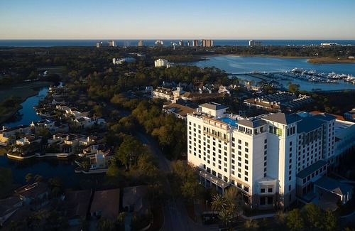 Baytowne Wharf Apartamento | Pleasant Stay! Home! 2 Convenient Units, Pool, Close to SunQuest Cruises!