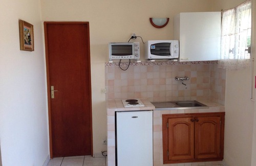 Le Carbet Apartamento | ESTUDIO acondicionado agradable. CARBET en los ds Norte Caribe ds 1 lugar ventilado WIFI tranquila